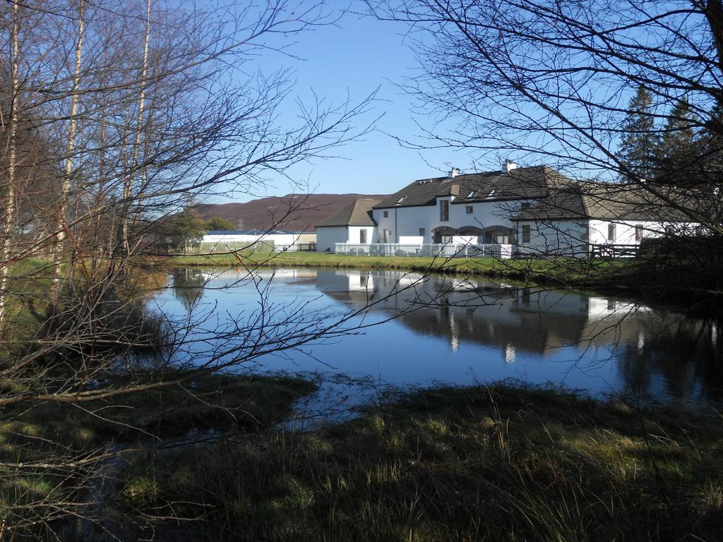 Highland Holiday Cottages Нютънмор Екстериор снимка